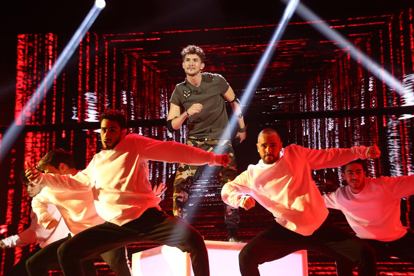 Para enfrentarse a la nominación, Carlos Right cantó 'Tip Toe', una canción con la que quería demostrar una nueva versión de su cualidades vocales.