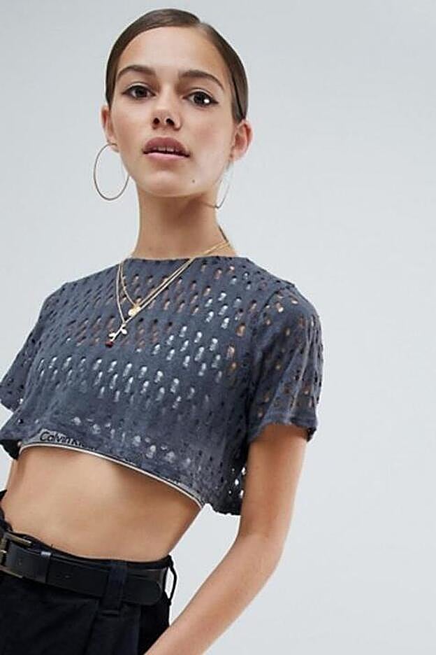 Top corto con detalle de rotos de Missguided Petite, 19,99 euros.