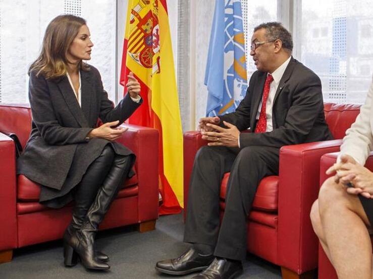 Fotos: Copiamos las botas más atrevidas de Letizia en Zara y Mango