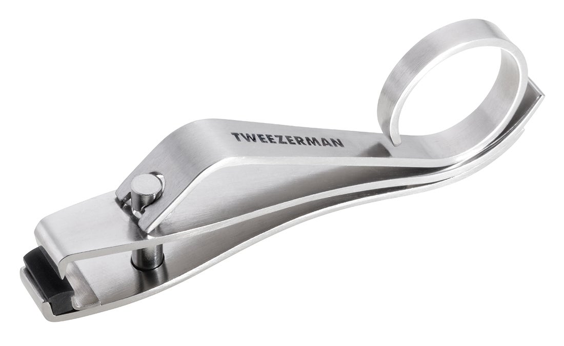 Diseñado para elevar las pestañas del extremo externo. Su forma ergonómica, le hace exacto y preciso, y permite al usuario (hombre o mujer) mantener control de qué pestaña rizar y de qué intensidad se desea el rizo. La silicona redondeada permite dramatizar pestañas largas sin crear pliegues antiestéticos. Se presenta con 3 almohadillas de recambio.(25,95 €).