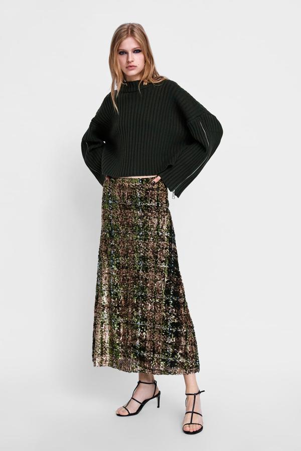 Jersey de canalé con detalle de cremallera, 29,95 euros.