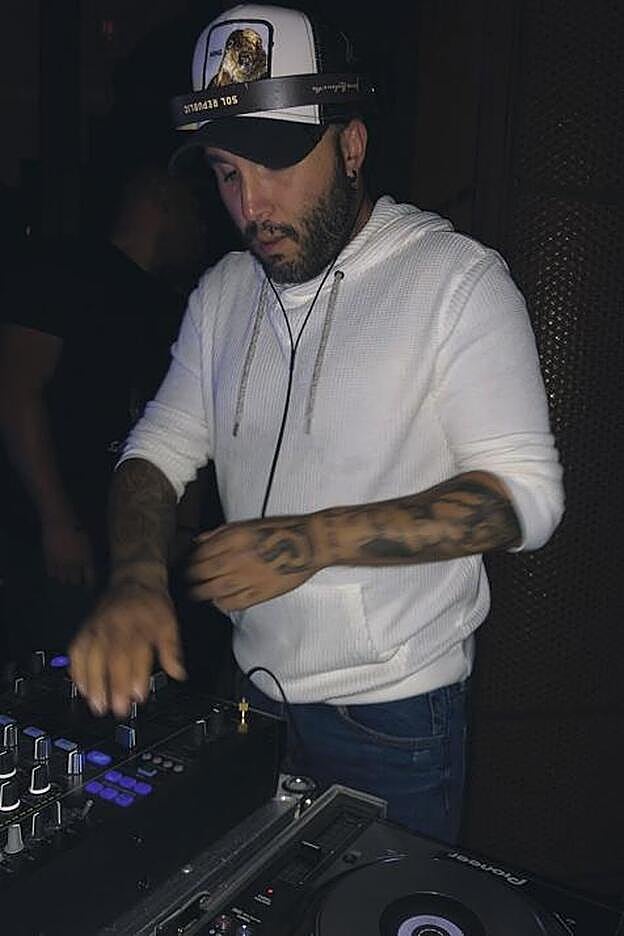 Kiko Rivera pinchando en Nueva York.