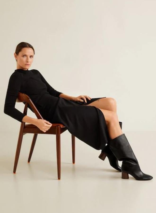 En Mango no arriesgan tanto y se decantan por los básicos, pero siempre con alguna pincelada de tendencia. Estas cuestan 119,99 euros.