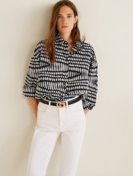 Camisa con estampado geométrico de Mango: 29,99 euros.