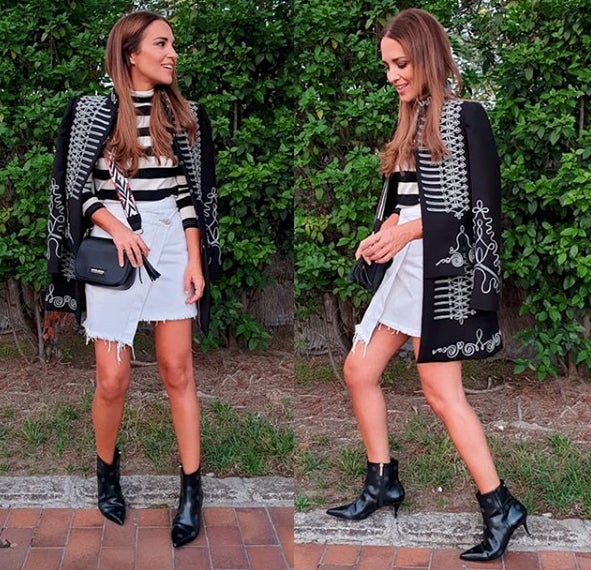 Tiene mil abrigos en el armario, pero este nos robó el corazón. Los bordados que lo adornan nos encantan. ¡Y aún está disponible en The Extreme Collection!