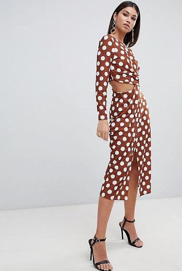 Vestido midi con aberturas laterales y diseño de lunares de Asos Design, 44,99 euros.