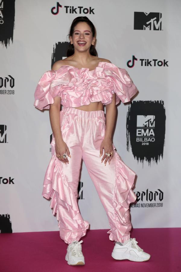 Así de "pastel" acudía a los Premios Ema en Bilbao hace una semana.