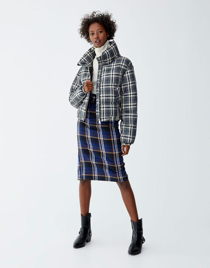 Cazadora acolchada de cuello chimenea, 29,99 euros.