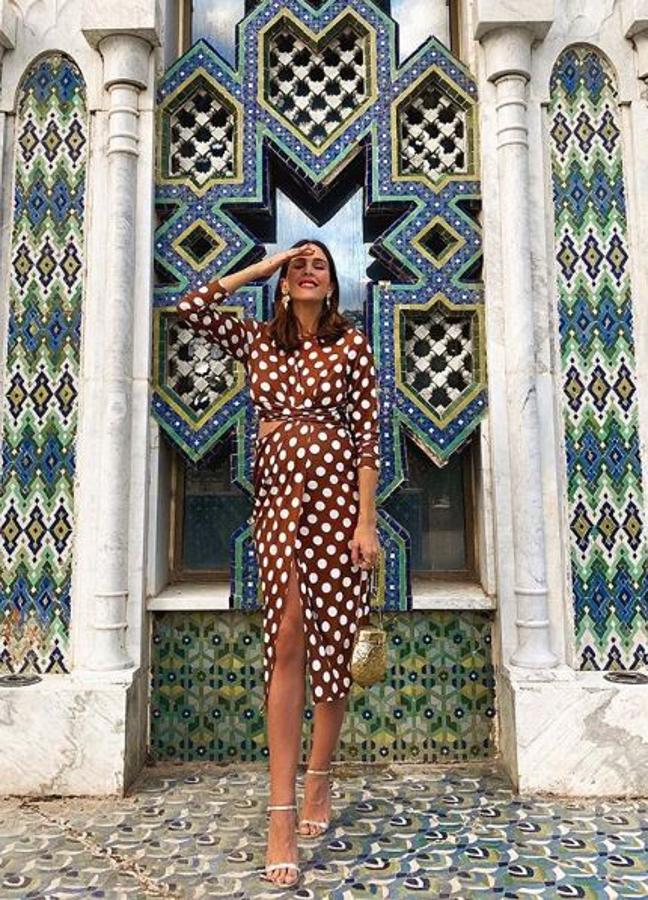 Ni a una mujer que no esté embarazada le quedaría tan bien un vestido como este de Asos. Hay que reconocer que tiene tipazo y que le sienta como un guante.  Aquí tienes los detalles del look .