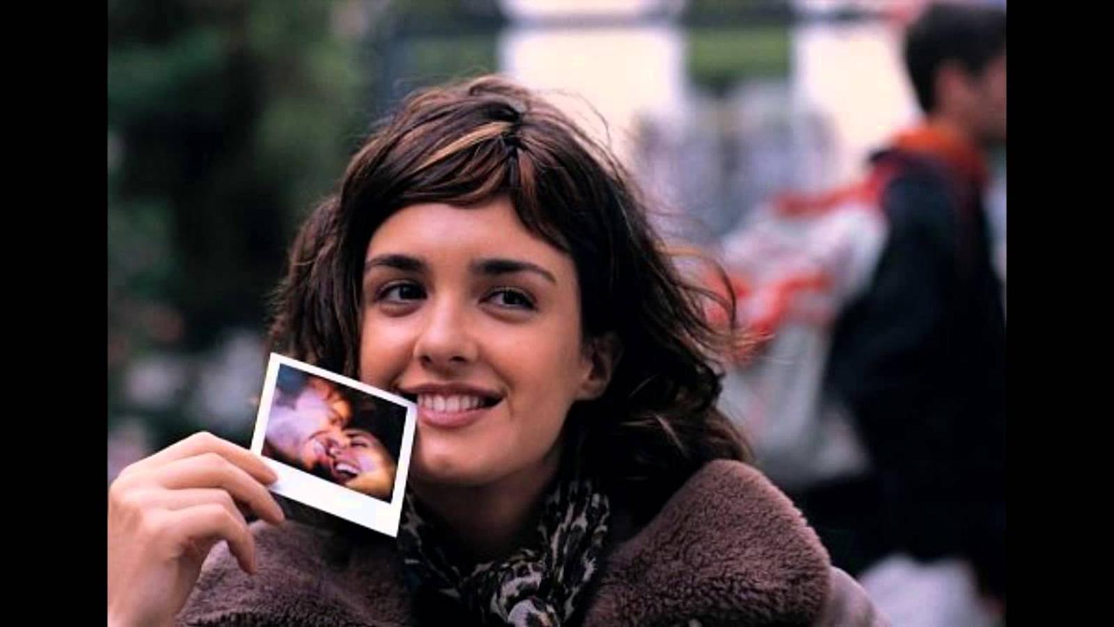 Una película de Julio Medem en la que Paz Vega y Tristán Ulloa nos dan muchas escenas más que subiditas de tono con desnudos integrales. Los recuerdos invaden a Lucía tras la desaparición de su novio que se plantea cosas realmente duras como el posible suicidio de su pareja. Una película muy sugerente e intensa en la que el erotismo es el centro sin lugar a dudas.