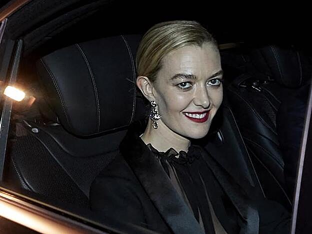 Galería. Pincha en la imagen para descubrir el look de Marta Ortega para la celebración de su boda.