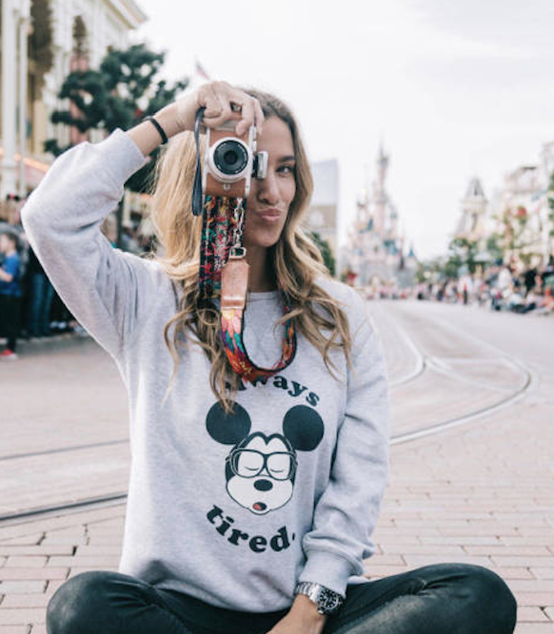 Pombo lució una de las poquísimas sudaderas que se atrevió a intervenir en el dibujo clásico de Mickey Mouse: es de Tip Tent (45 euros).