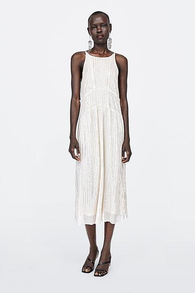 Vestido sin mangas, bordado en lentejuelas, de Zara.