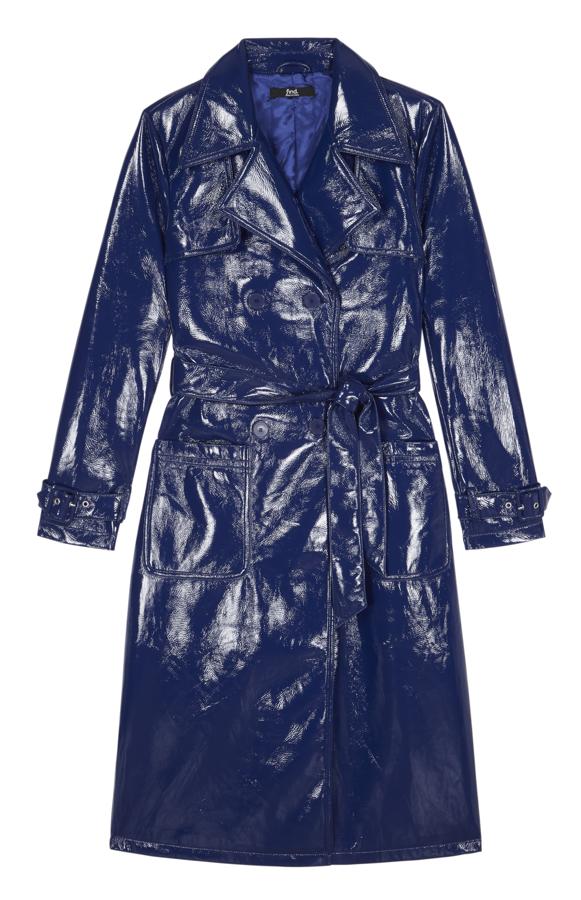 ¿Y qué nos decís de este trench de charol azul de Find? Nos parece un capricho perfecto para comprárnoslo con descuento en el Black Friday de Amazon Moda. Su precio antes de la oferta es de 110 euros.