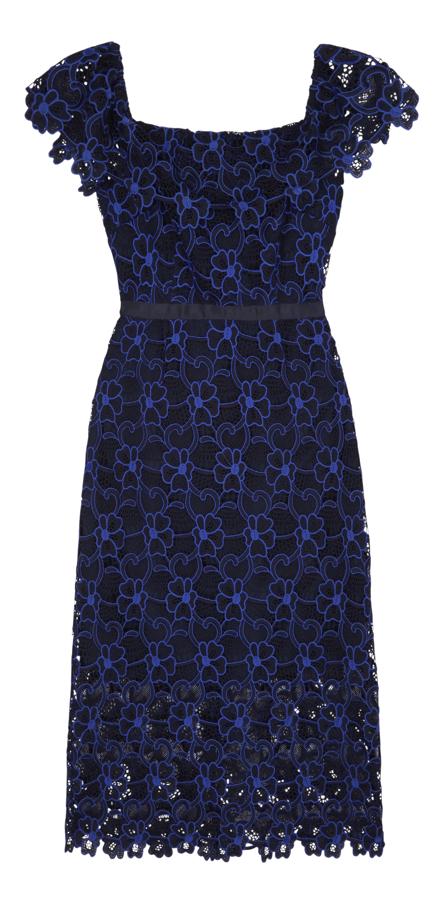 Y otra versión súper elegante en azul para invitadas de día. También estará con descuento en el Black Friday de Amazon Moda. (Su precio en Truth&Fable antes de la oferta es de 110 euros).