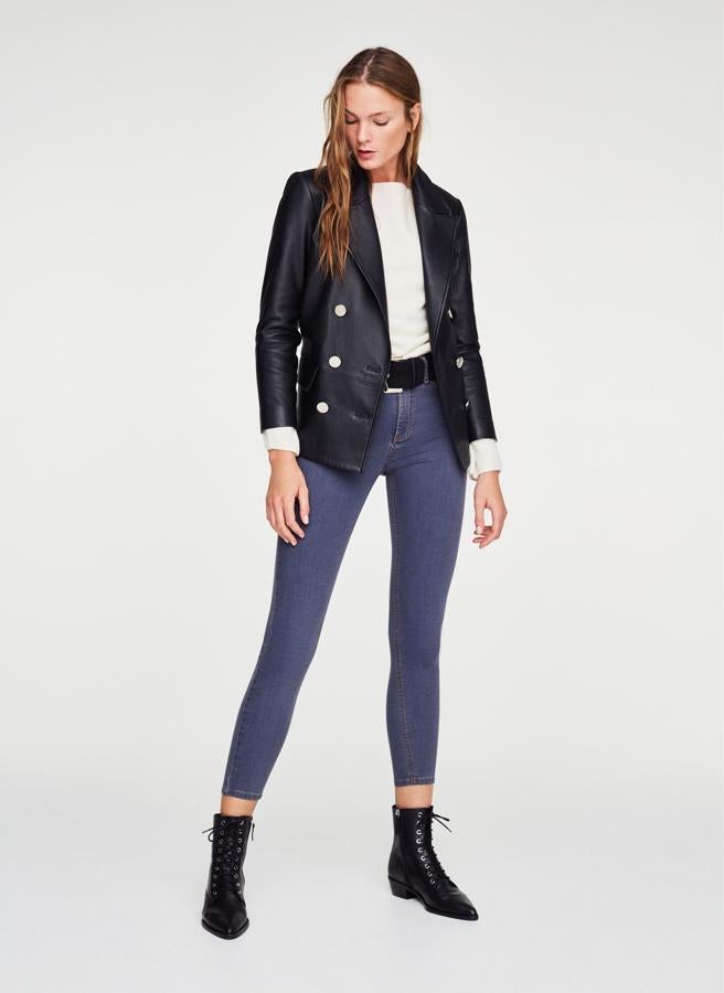 Vaqueros pitillo tipo 'jeggings' de Uterqüe. Su precio antes de las rebajas del Black Friday: 59 euros.