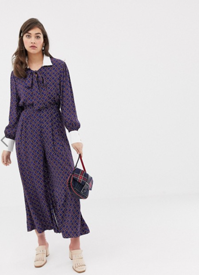 Un mono de pernera ancha, con lazada en el cuello y estampado de cuadrícula, perfecto para un "look" vintage (Sister Jane, 117,99 euros).