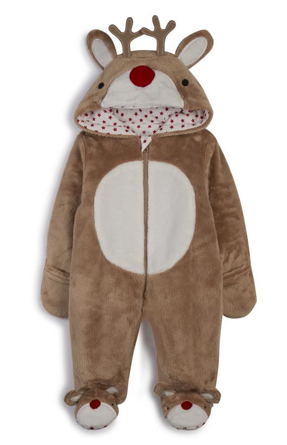 Este pijama de reno tan calentito es ideal para las noches de Navidad.