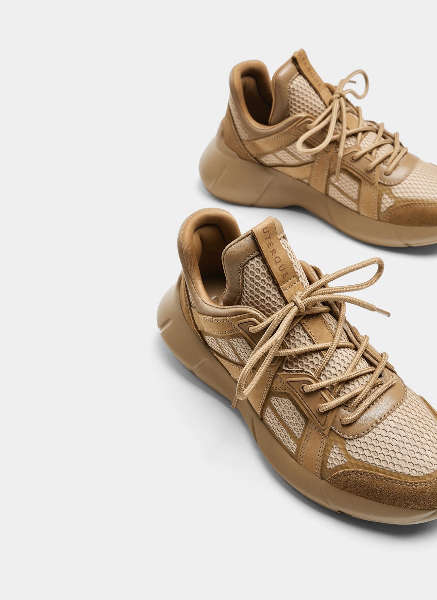 Deportivas en color camel de Uterqüe: 99 euros.