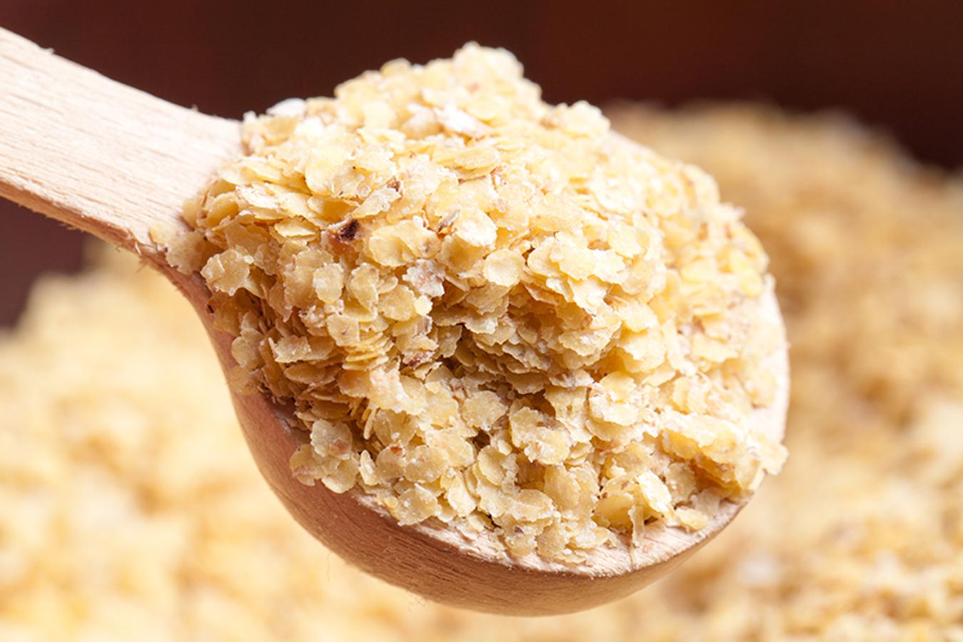 En el germen de trigo se concentra la mayor cantidad de ácidos grasos esenciales y de vitaminas. Su bajo índice glucémico y su alto contenido en proteínas lo convierten en un complemento ideal para a mantener tu piel saludable.