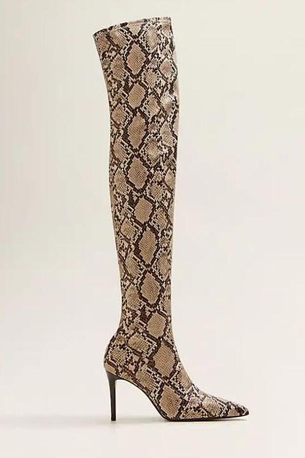 Botas mosqueteras efecto serpiente de Mango (49,99€)