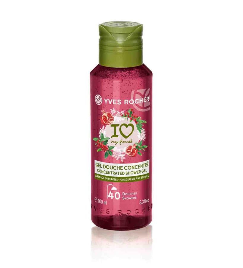 Gracias a una estructura multicapas en láminas patentada, este gel de ducha se concentra en un frasco cuatro veces más pequeño para un mayor placer y un menor impacto en el planeta. Un frasco de 100 ml equivale a 40 duchas. Su base lavante es 100% de origen vegetal y su fórmula cuenta con un 97% de ingredientes de origen natural.  Gel de Ducha Concentrado Granada de Yves Rocher  (6,60 €).