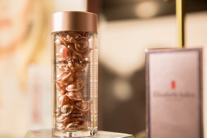 El nuevo Retinol Ceramide Capsules. Un sérum específico para la noche que alisa las arrugas y devuelve la luminosidad al rostro.