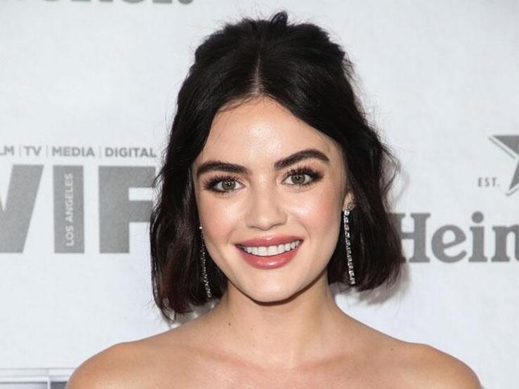 Fotos: Ocho peinados de fiesta muy fáciles de hacer (en menos de cinco minutos)