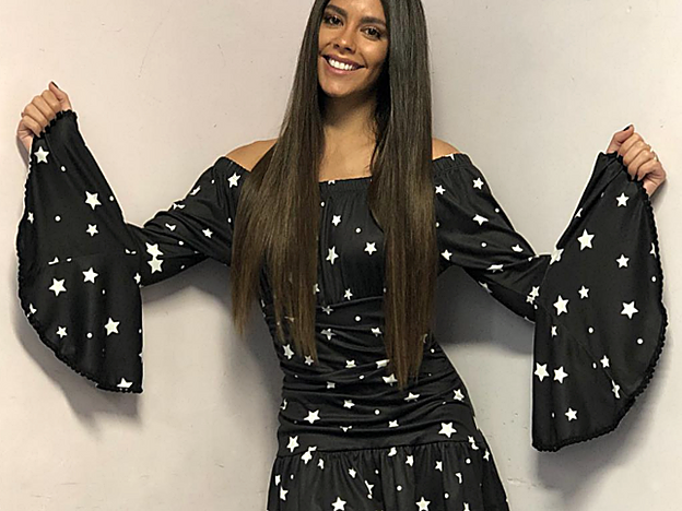 Las espectaculares mangas del vestido de estrellas de Cristina Pedroche.
