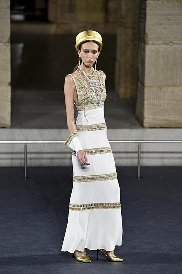 Uno de los looks del desfile de Chanel.