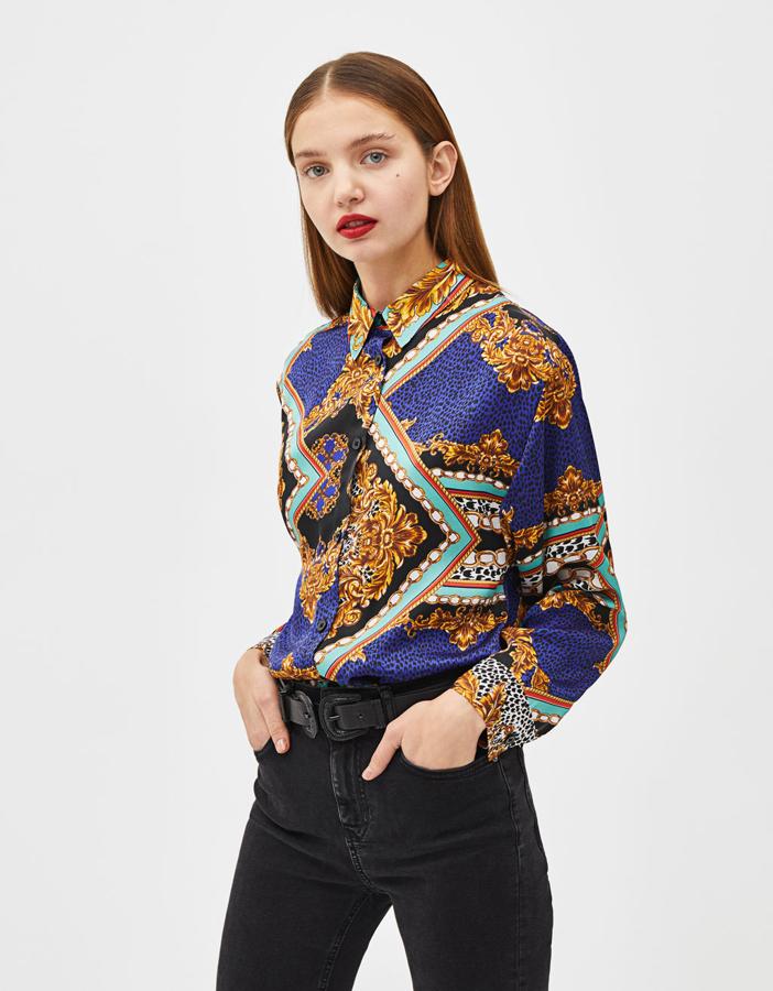 Camisa con estampado de cadenas multicolor, 22,99 euros.
