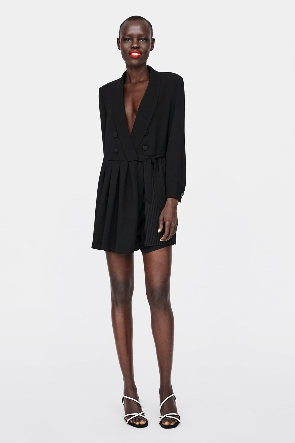 Mono vestido plisado de Zara: 49,95 euros.