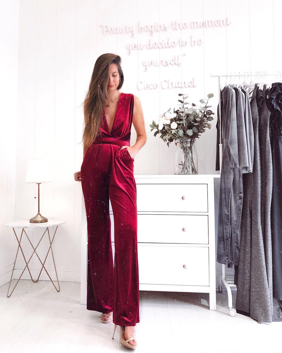 Su colección de Navidad Glitter Collection es una maravilla, como este mono multiposiciones de terciopelo que puedes encontrar en su página web o en sus tiendas físicas de Madrid por 45 euros.