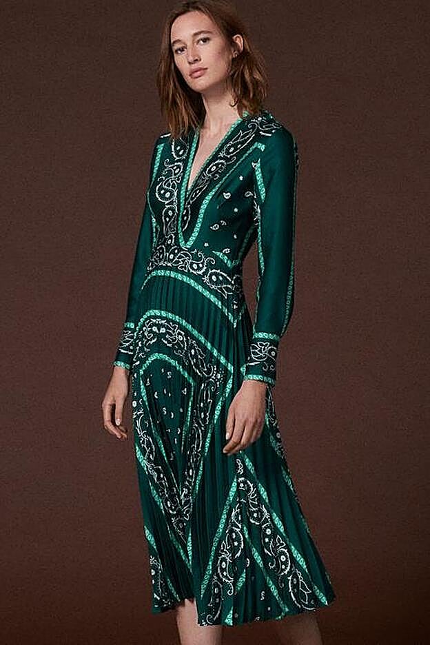 El vestido de Sandro de la Reina está rebajado de 295 a 206 euros.