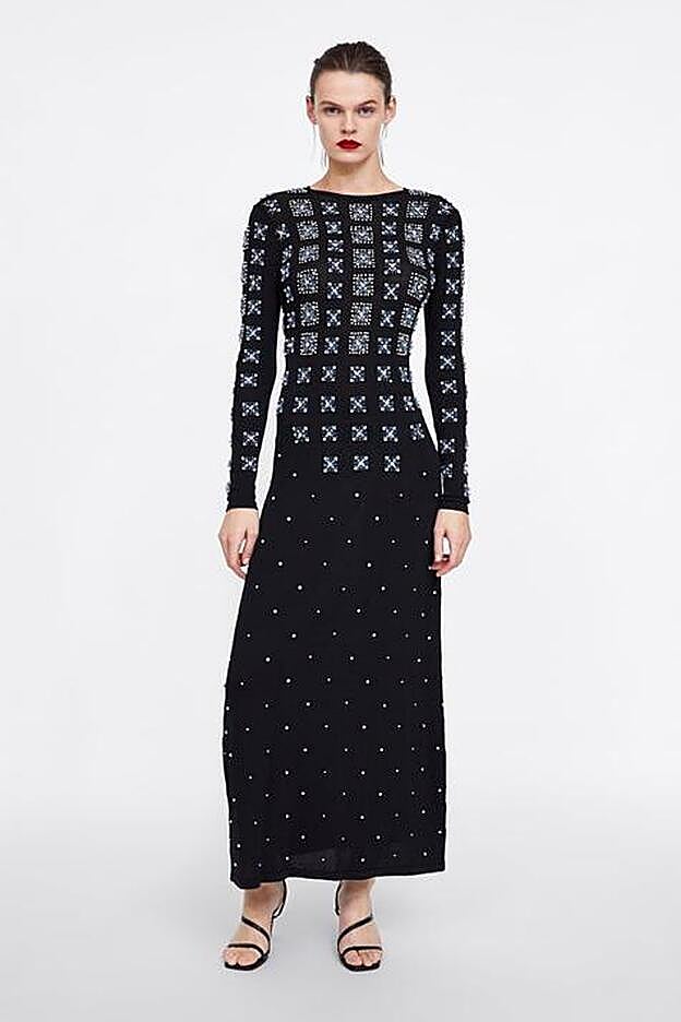 Vestido de punto, de Zara.