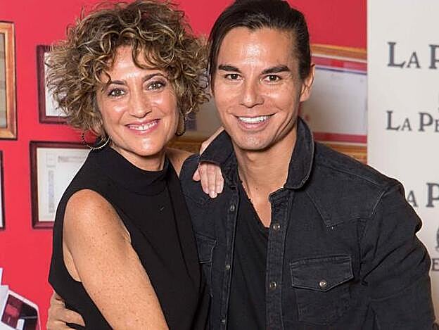 Ana García Lozano junto a Julio José Iglesias.