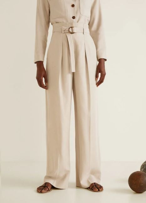 La cintura alta de estos pantalones arreglan más que cualquier otro vestido. (39,99 euros).