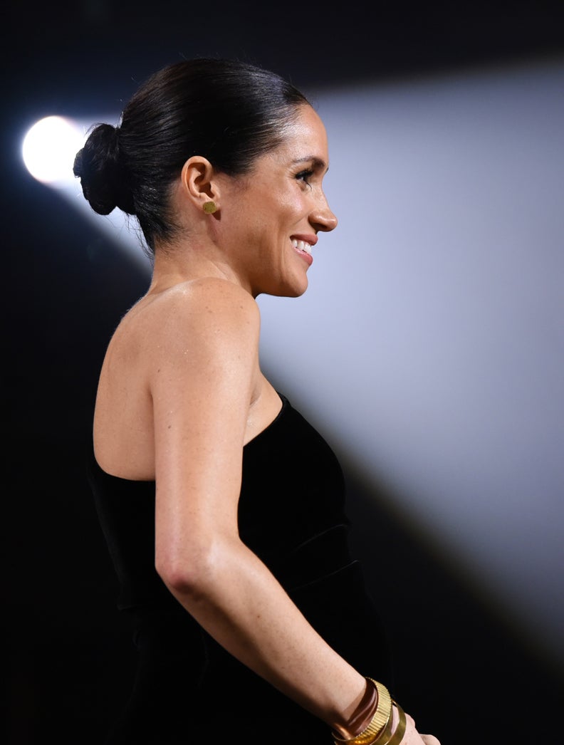 En la gala de entrega de los British Fashion Awards, Meghan Markle lució uno de sus peinados más sobrios hasta la fecha: el moño pulido. Con este peinado serás la más elegante de Nochevieja.