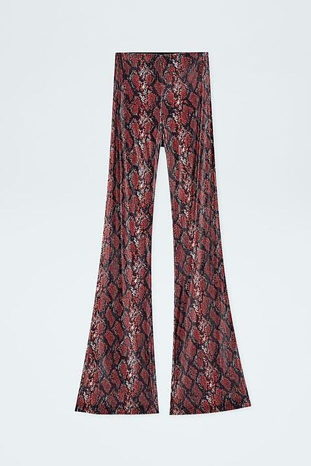 Pantalones de Stradivarius, 29,99 euros.