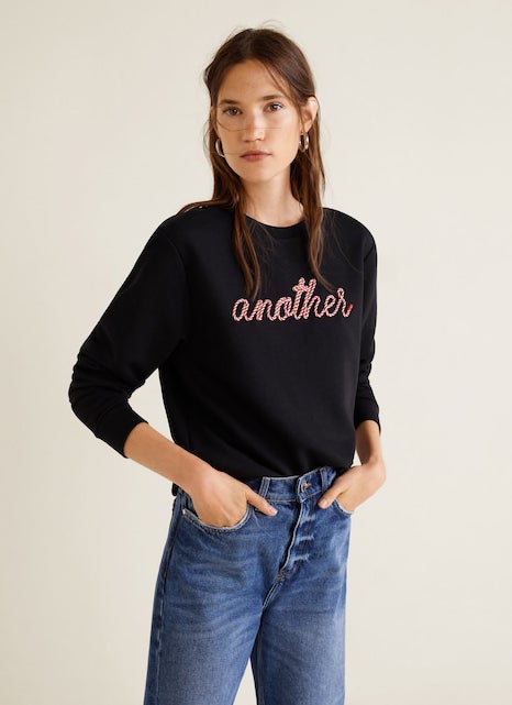 Sudadera con mensaje de Mango: 22,99 euros.