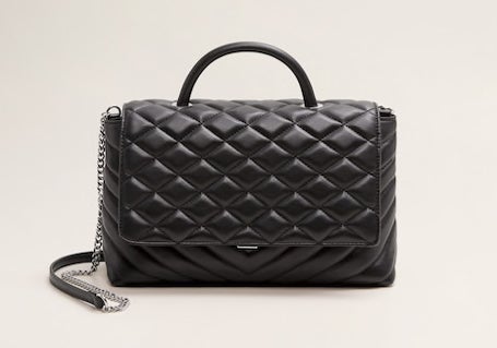 Bolso acolchado con cadena: 35,99 euros.