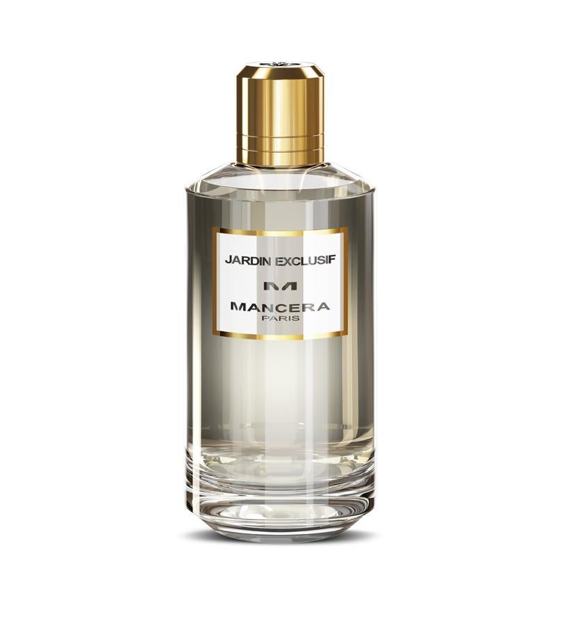 Esta fragancia adictiva crea una alianza entre acordes florales y golosos, mezclando algodón de azúcar,limón y naranja de Sicilia,  jazmín y rosa de Bulgaria, grosella negra, violeta empolvada, madera de sándalo y vainilla de Madagascar.  Jardin Exclisif de Mancera Paris  (135 €/ 120 ml).