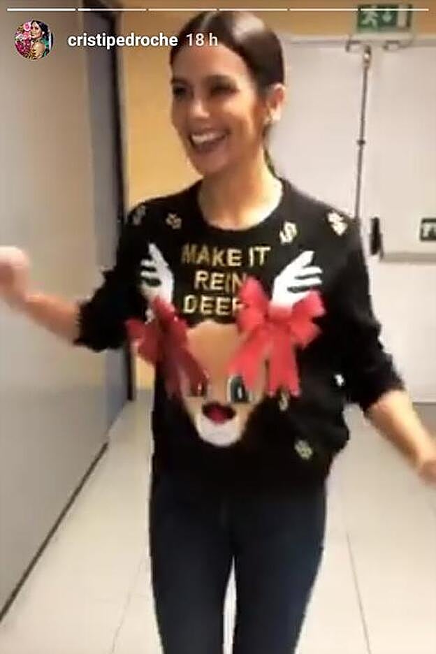 Cristina Pedroche lució este jersey navideño en uno de sus 'stories' recientes de Instagram.