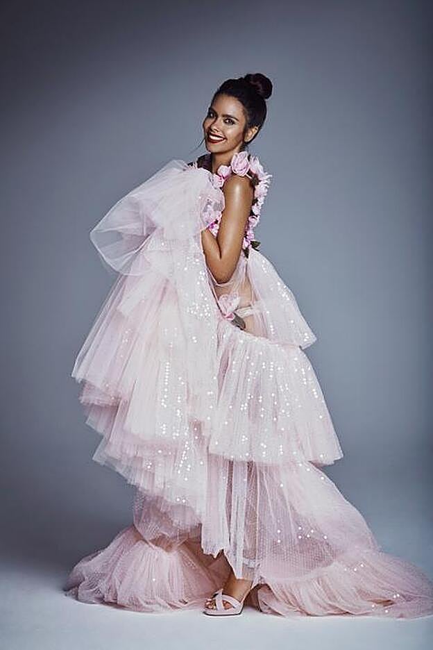 El bikini de flores con el que Cristina Pedroche sorprendió esta Nochevieja. de Tot-home vía HOLA