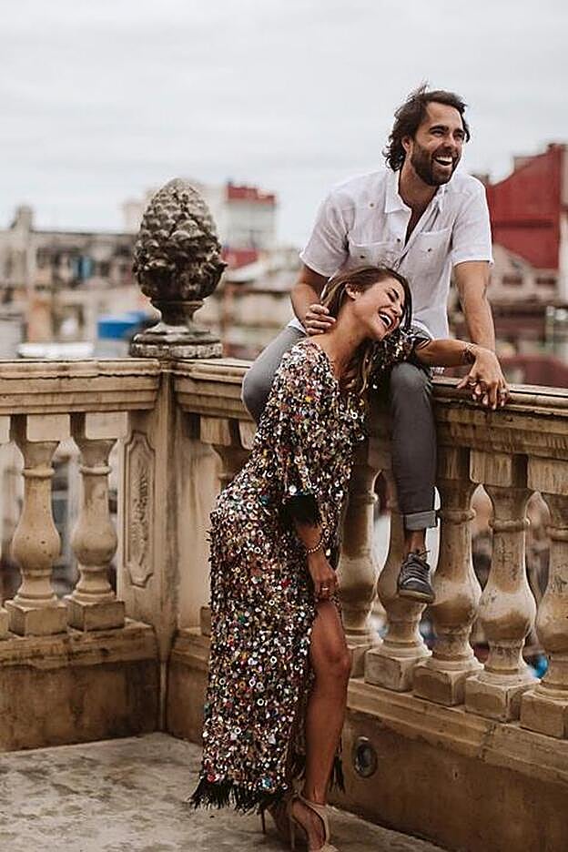 El vestido lentejuelas multicolor para felicitar el año de Elena Tablada