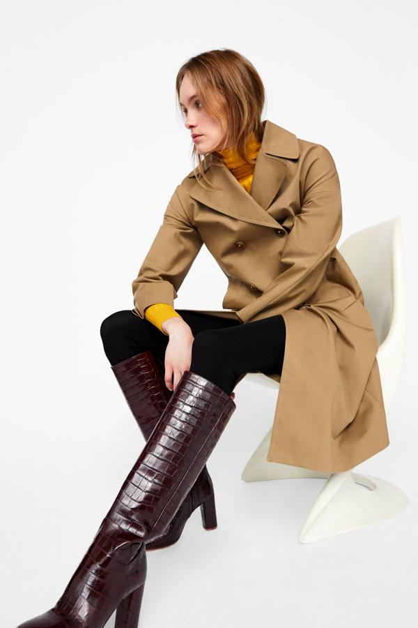 Estas botas efecto piel de cocodrilo son el complemento perfecto que falta en nuestro armario. Así que nos encantaría que en Zara rebajaran su precio de los 129 euros que cuestan en temporada.