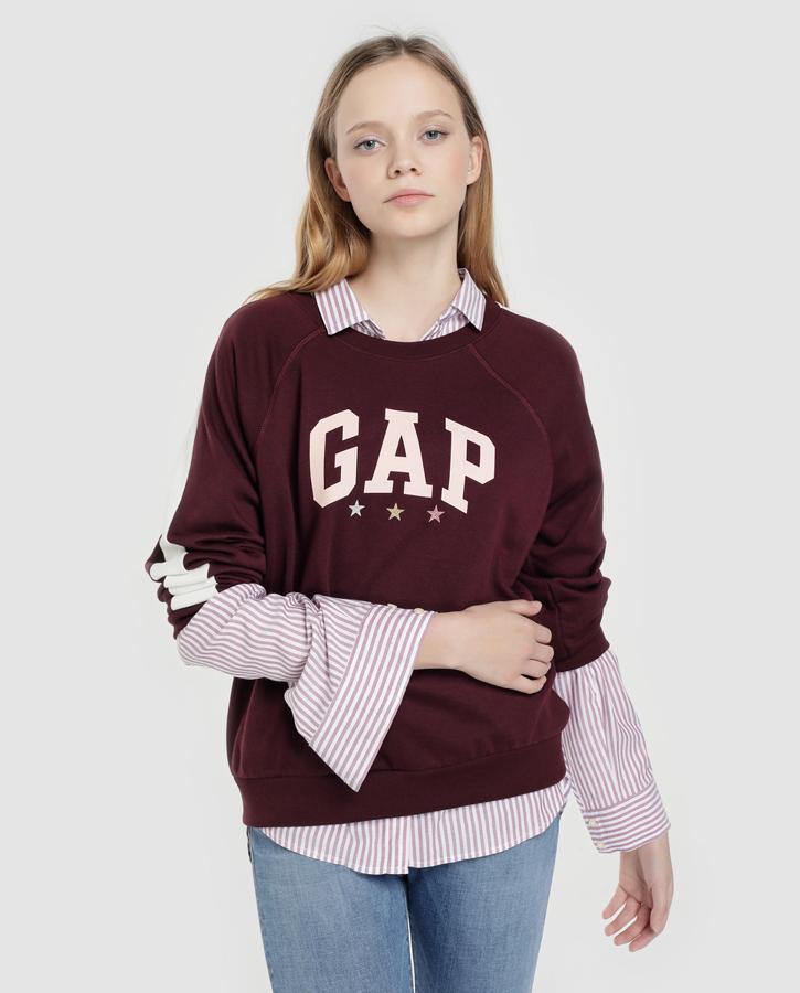 Tu prima adolescente estará encantada si le regalas en Reyes esta sudadera de GAP, que está en las rebajas de El Corte Inglés por menos de 30 euros.