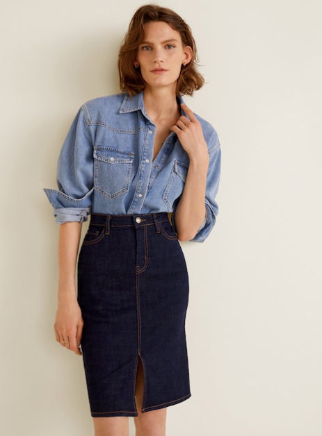 Falda denim con abertura de Mango: 19,99 euros.