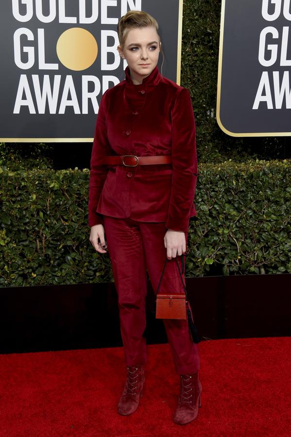 Elsie Fisher con un traje de pantalón de Kenzo.