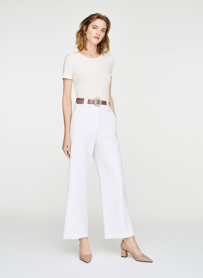 Los zapatos perfectos de fondo de armario, en color camel y de tacón ancho, 49,95 euros.